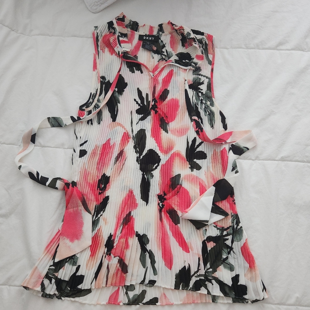DKNY SLEEVELESS PRINTED TOP SIZE M